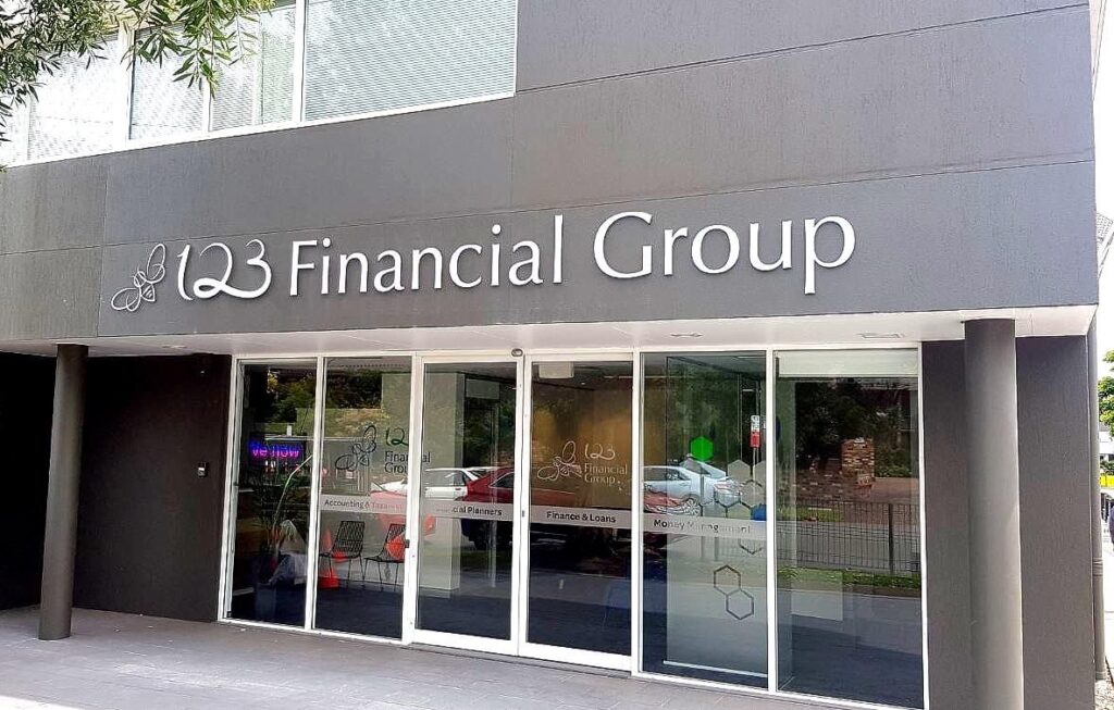 123 Financial Group Shop Front Signs Newcastle - Big Colour